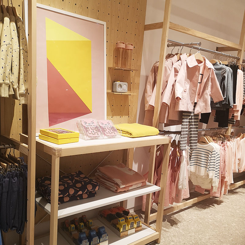 中山服裝店貨架設(shè)計(jì)