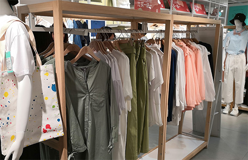 到底服裝店貨架如何放置才是正確的