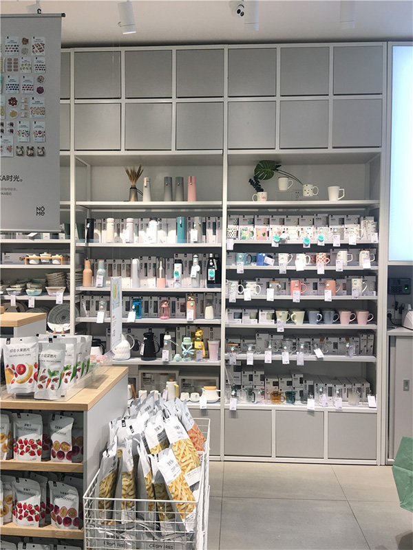 黃岡貨架批發(fā)廠分享定制飾品店貨架的基本流程