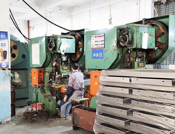 生產(chǎn)設(shè)備