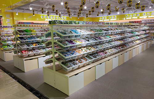 東莞休閑零食店商品貨架陳列技巧_小食品店貨架_廣州貨架廠