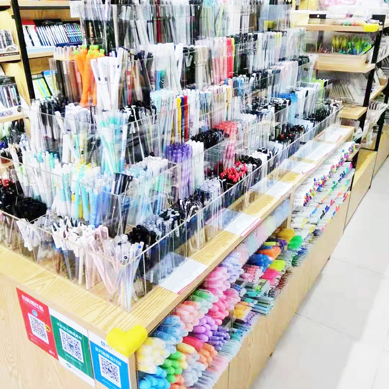 文具店貨架邊柜