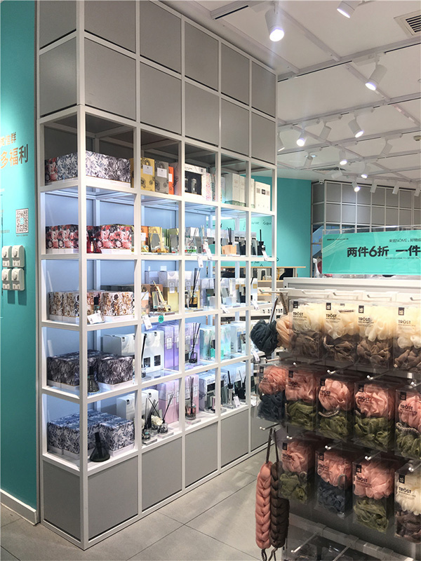 黃岡貨架批發(fā)廠分享定制飾品店貨架的基本流程