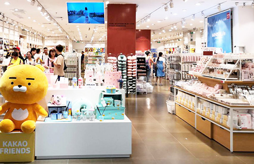 名創優品貨架批發廠家教你如何安裝名創優品貨架